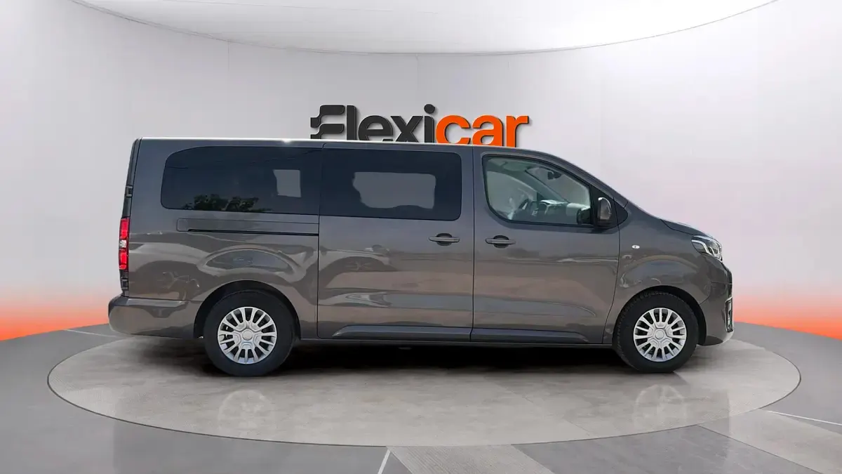 Usado Toyota Proace Verso Active 131 CV (96 kW) 2023 Gris Familiar