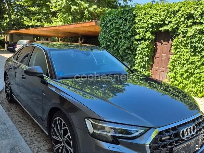 Usado Audi A8 286 CV (210 kW) 2025 Gris / plata Berlina