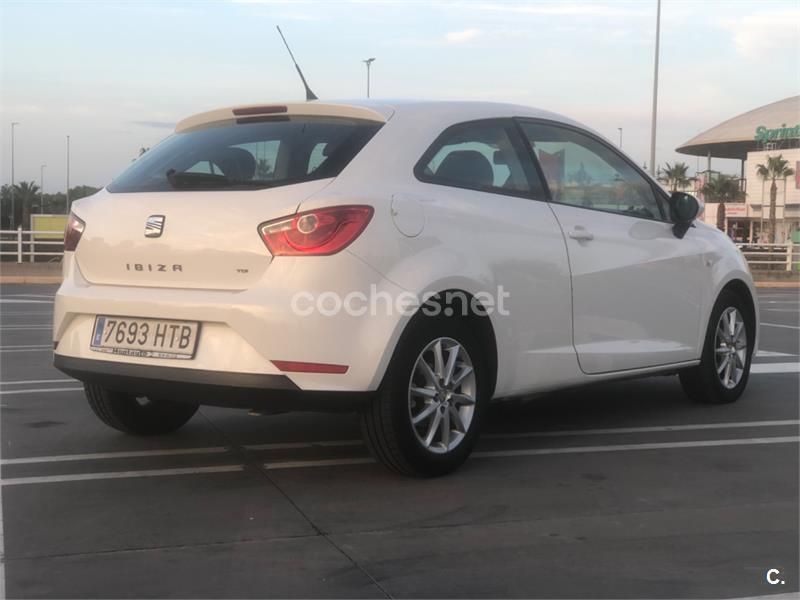 Usado Seat Ibiza SC I-Tech 90 CV (66 kW) 2013 Blanco Utilitario