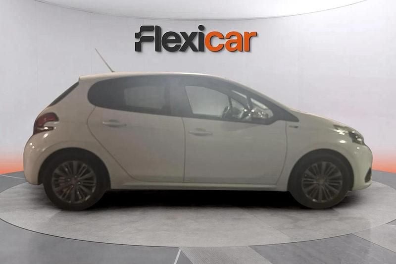 Usado Peugeot 208 Access 82 CV (60 kW) 2017 Blanco Utilitario