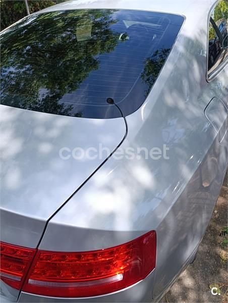 Gris / plata Usado 2011 Audi A5 Coupe | 10.200 € (Buen precio) - Imagen 1/4