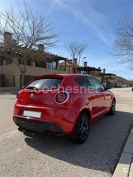 Usado Alfa Romeo GT Junior 78 CV (57 kW) 2009 Rojo Berlina