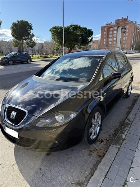 Usado Seat Leon Stylance 140 CV (102 kW) 2006 Negro Berlina