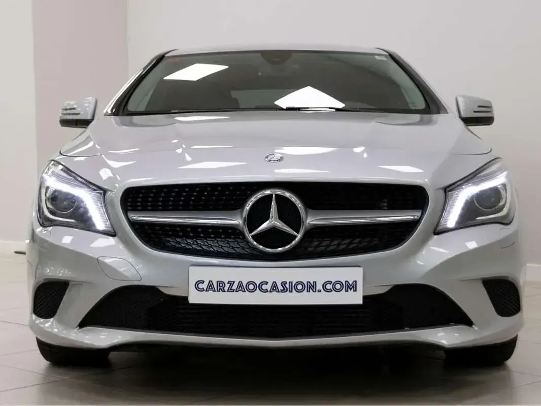 Usado Mercedes CLA200 136 CV (100 kW) 2016 Plateado Berlina