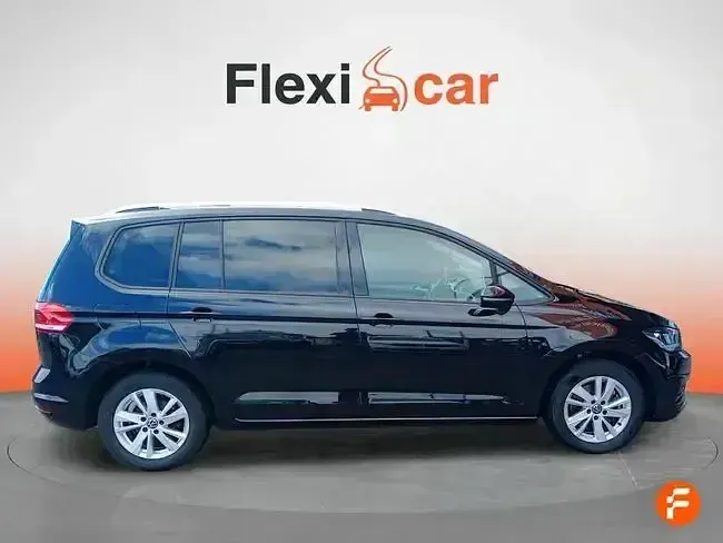 Usado VW Touran Advance 122 CV (89 kW) 2021 Negro Monovolumen