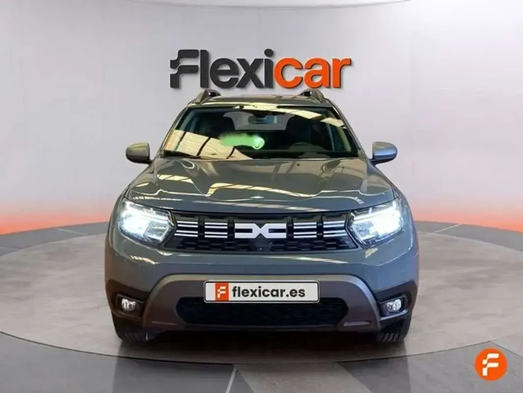 Usado Dacia Duster Extreme 101 CV (74 kW) 2024 Gris SUV