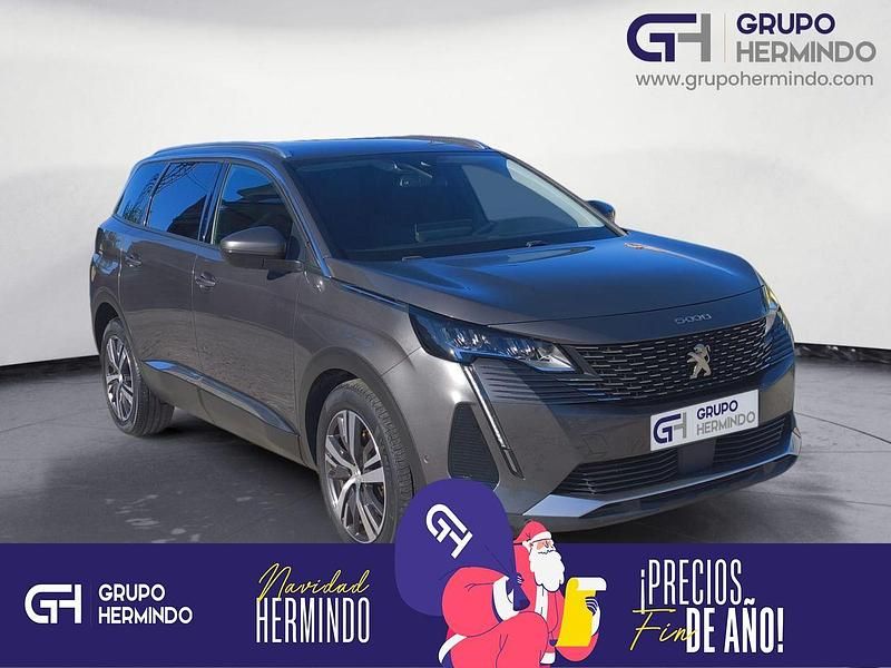 Usado Peugeot 5008 Allure 130 CV (95 kW) 2021 Blanco Monovolumen