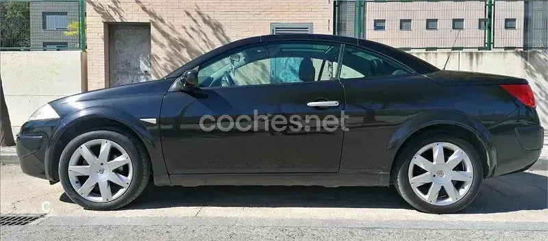 Usado Renault Mégane Cabriolet Authentique 110 CV (80 kW) 2007 Negro Descapotable