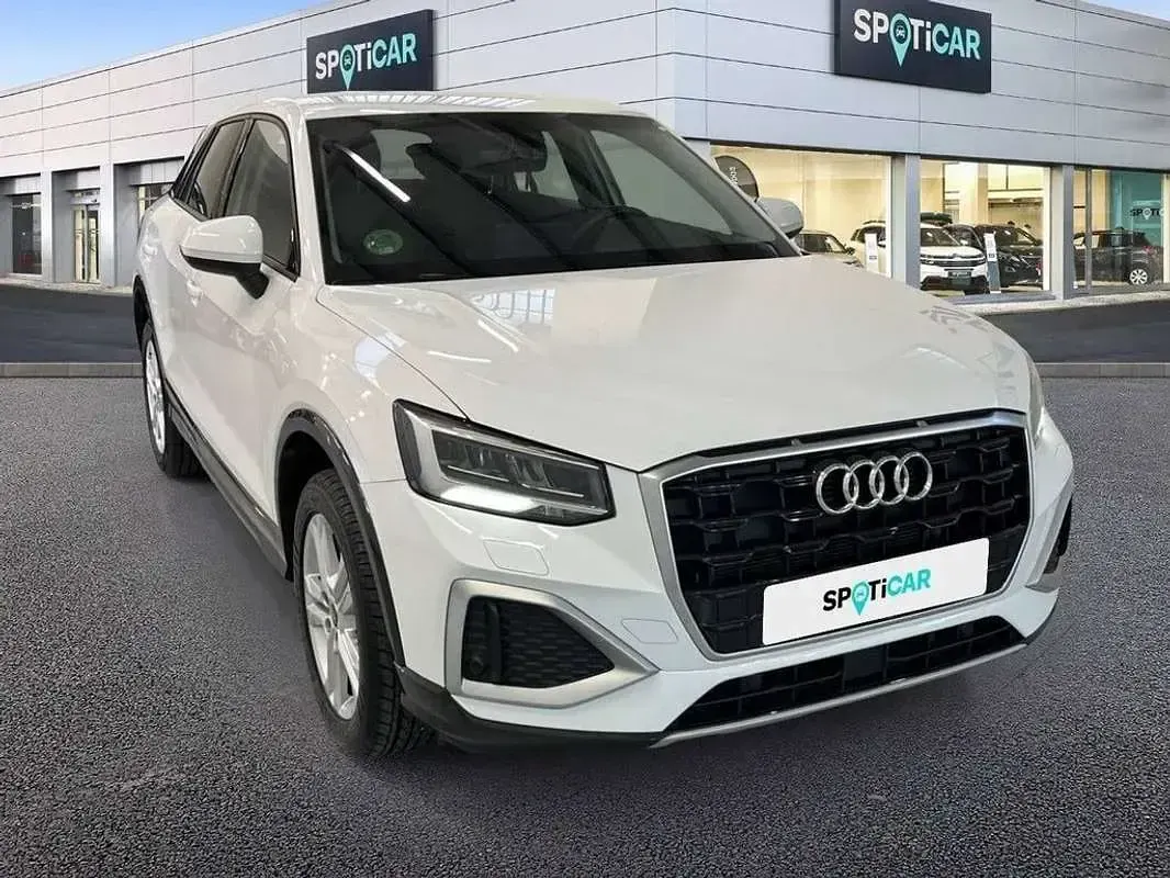 Käytetty Audi Q2 Advanced Plus 116 HP (85 kW) 2023 Harmaa Katumaasturi