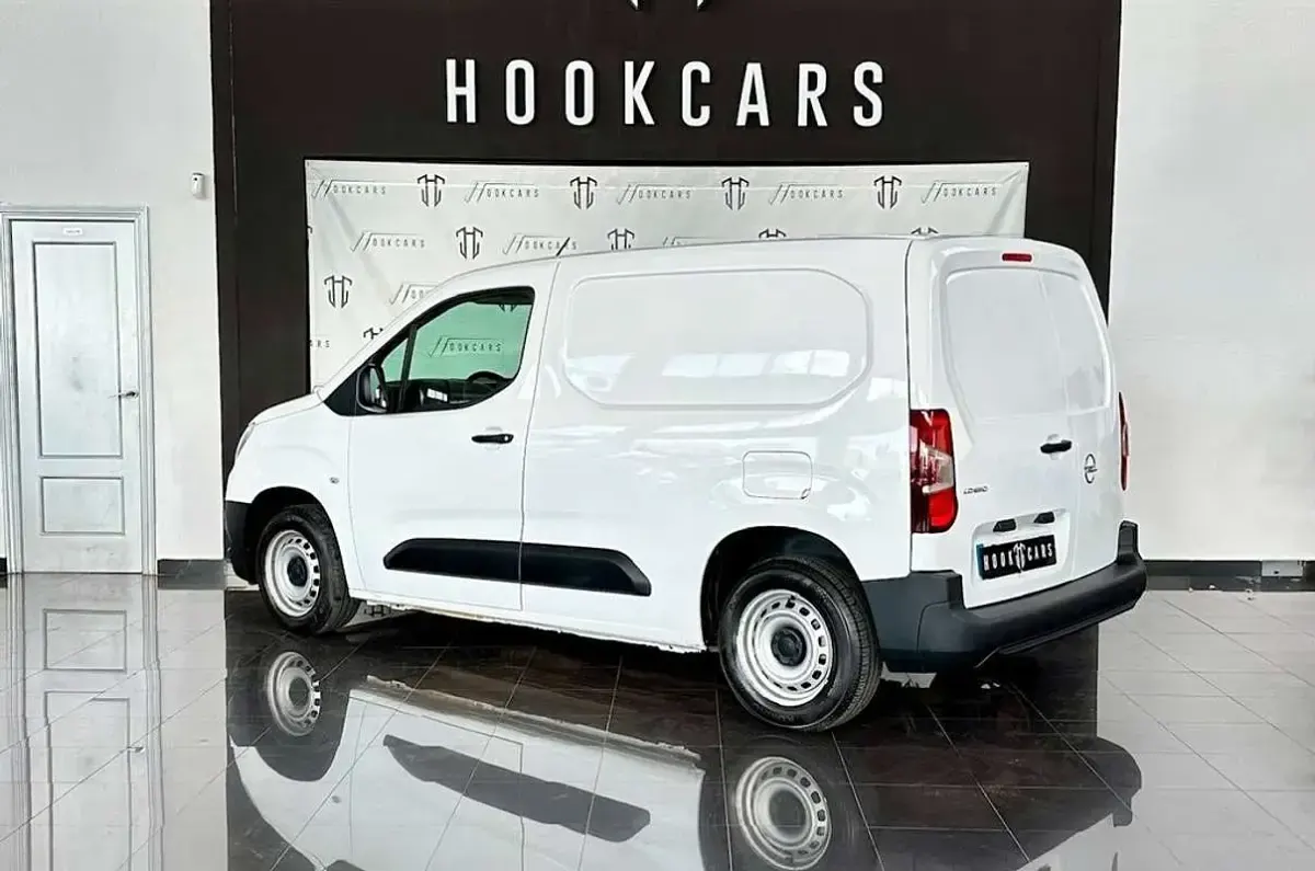 Usado Opel Combo 75 CV (55 kW) 2020 Blanco Monovolumen