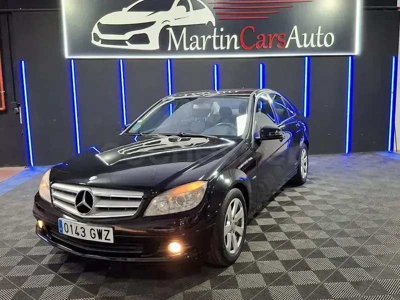 Usado Mercedes C180 Avantgarde 156 CV (114 kW) 2010 Negro Berlina