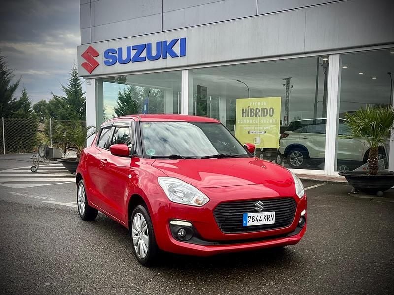 Rojo Usado 2018 Suzuki Swift Berlina | 12.800 € (Precio justo) - Imagen 1/4