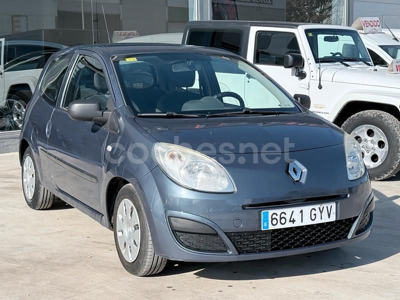 Usado Renault Twingo Authentique 75 CV (55 kW) 2010 Violeta / lila Utilitario