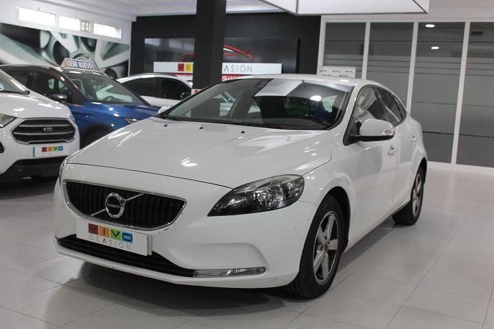 Blanco Usado 2017 Volvo V40 Kinetic | 13.900 € (Precio justo) - Imagen 1/4
