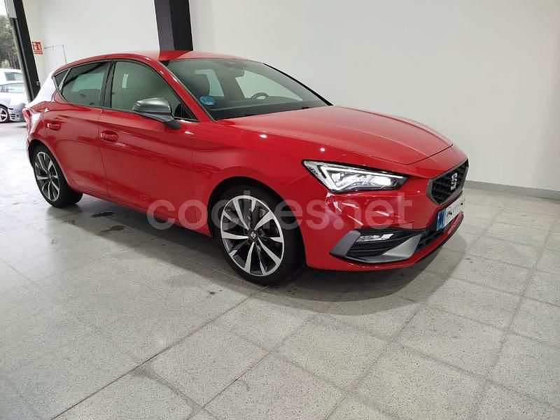 Rojo Usado 2021 Seat Leon FR Berlina | 20.500 € (Precio justo) - Imagen 1/4