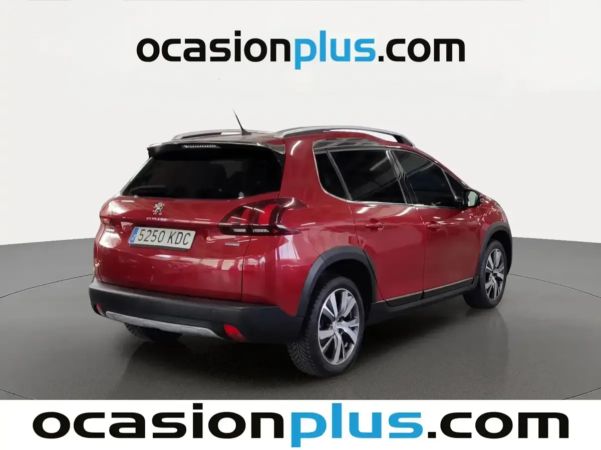 Usado Peugeot 2008 Allure 130 CV (95 kW) 2017 Rojo SUV