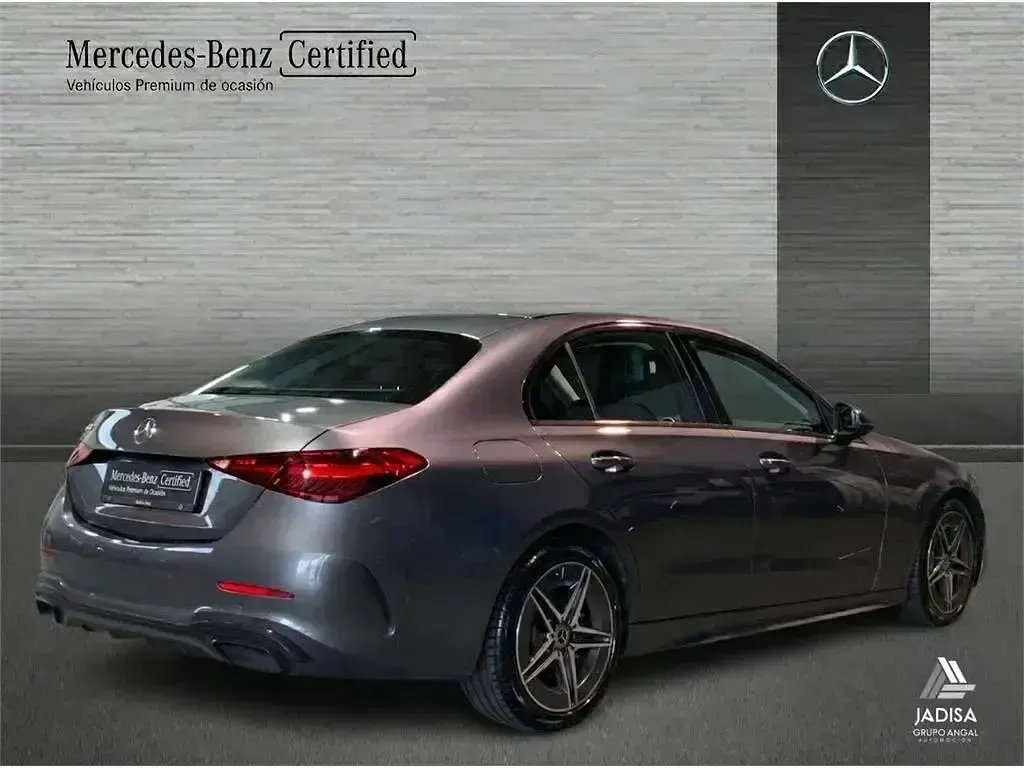 Używany Mercedes C200 AMG line 163 KM (119 kW) 2024 Niebieski Sedan/Limuzyna