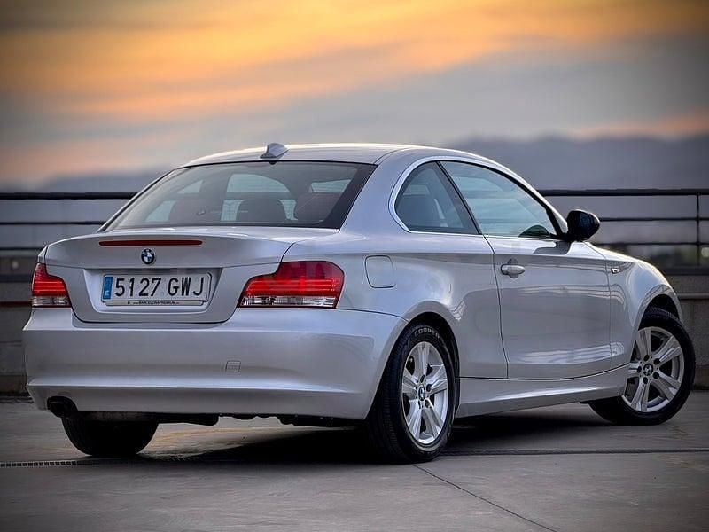 Usado BMW 120 Coupé 170 CV (125 kW) 2009 Gris / plata Coupe