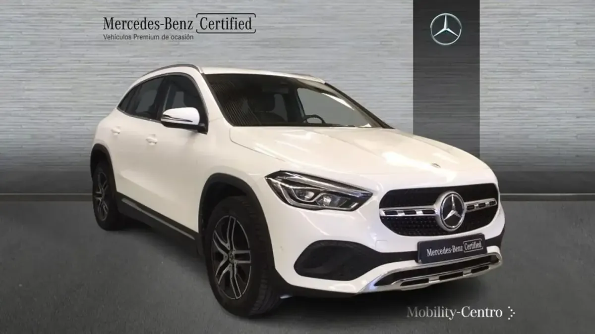 Usado Mercedes GLA200 Progressive 150 CV (110 kW) 2023 Blanco polar  pintura unicolor SUV