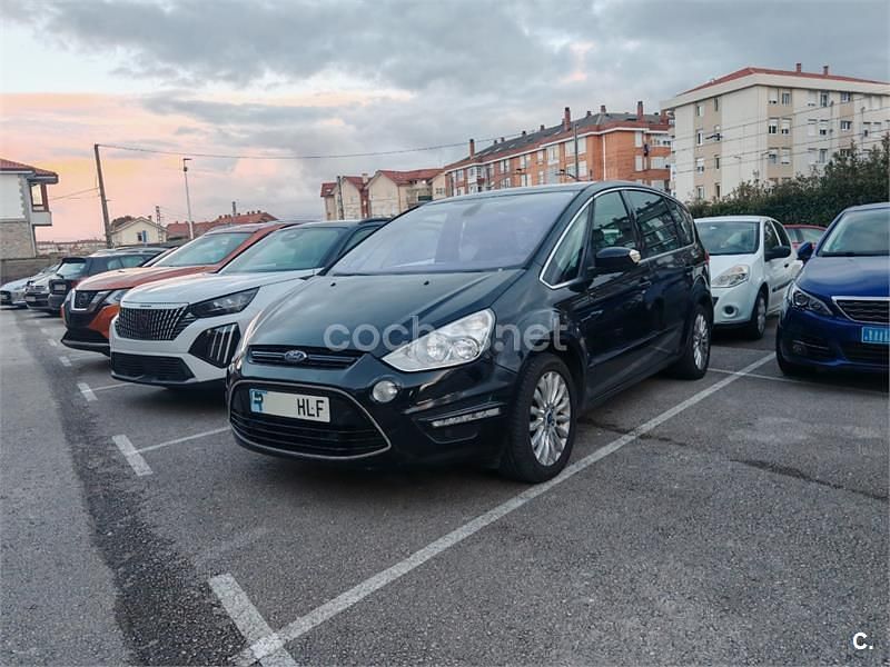 Begagnad Ford S-MAX Titanium 140 HK (102 kW) 2012 Svart Minibuss