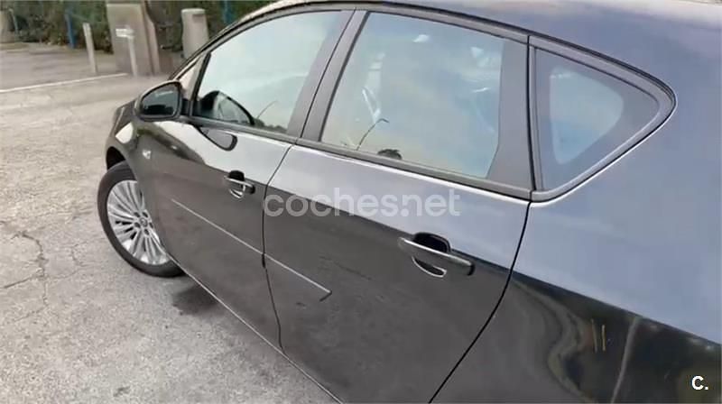 Negro Usado 2013 Opel Astra Expression Berlina | 7500 € (Precio justo) - Imagen 1/4