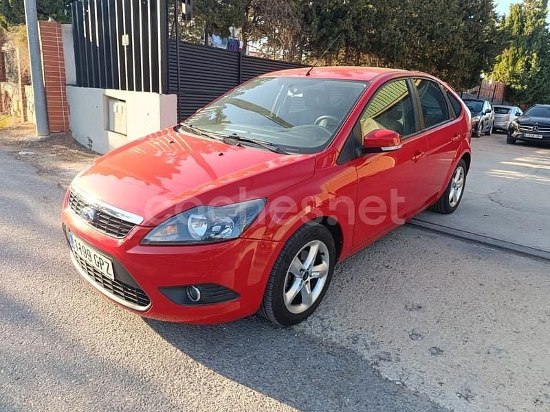 Rojo Usado 2009 Ford Focus Titanium Utilitario | 6960 € (Precio justo) - Imagen 1/4