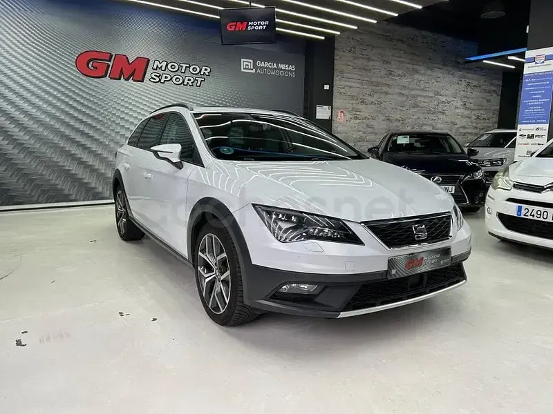 Usado Seat Leon 4Drive 184 CV (135 kW) 2017 Blanco Familiar