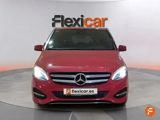 Usado Mercedes B180 116 CV (85 kW) 2017 Rojo Monovolumen