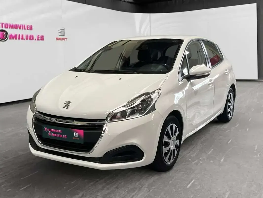 Usado Peugeot 208 Allure 99 CV (72 kW) 2018 Blanco Utilitario
