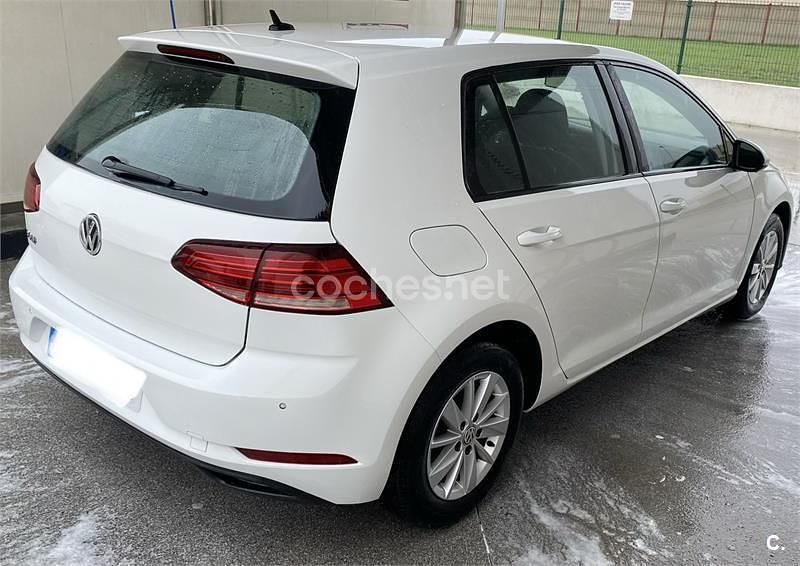 Blanco Usado 2019 VW Golf Advance Berlina | 13.900 € (Buen precio) - Imagen 1/4