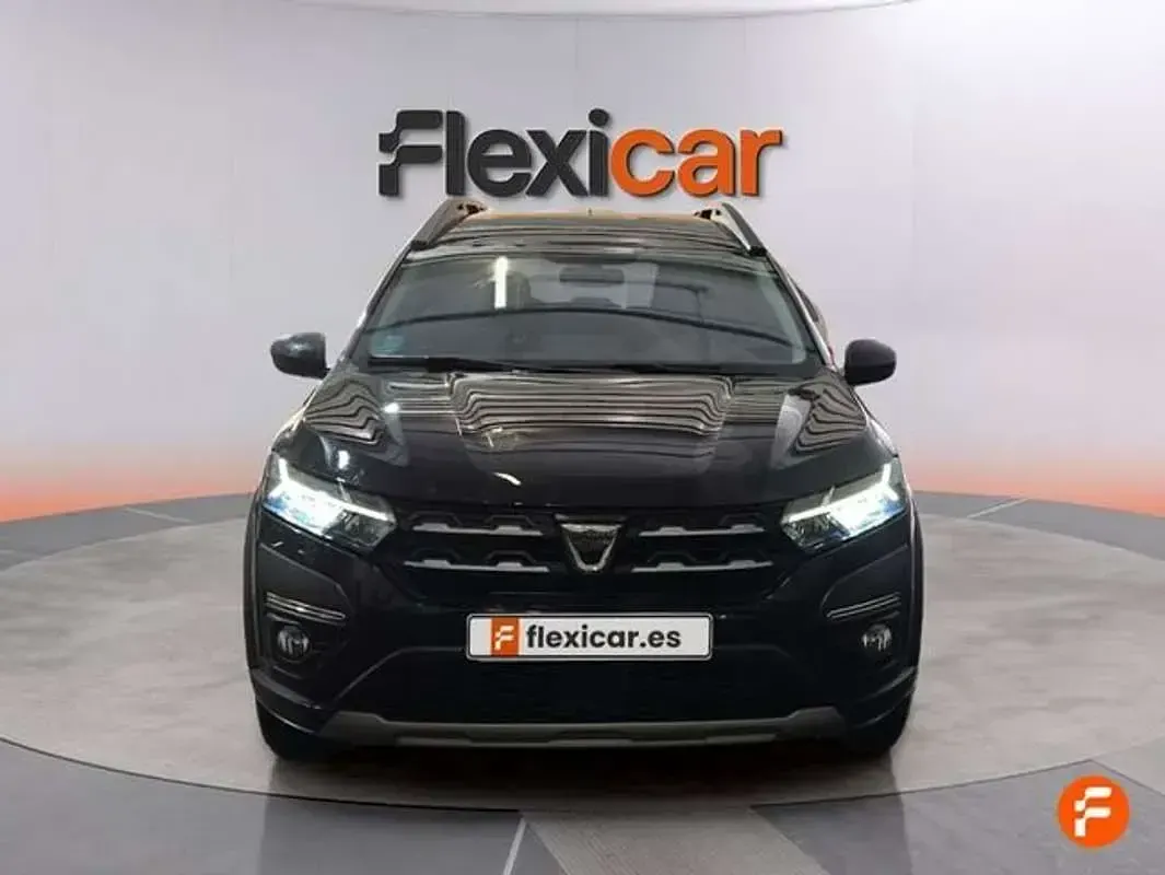Usado Dacia Jogger Comfort 101 CV (74 kW) 2022 Negro Monovolumen