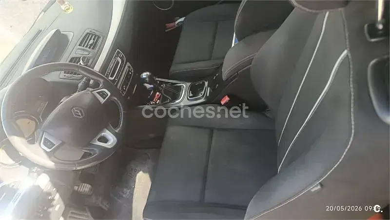 Usado Renault Mégane Dynamique 110 CV (80 kW) 2014 Negro Berlina