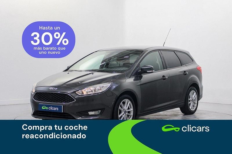 Usado Ford Focus Trend+ 120 CV (88 kW) 2017 Gris / plata Familiar