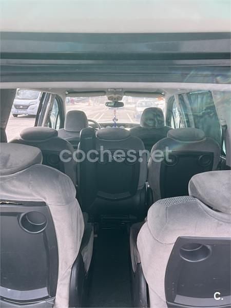 Usado Peugeot 807 130 CV (95 kW) 2006 Negro Monovolumen
