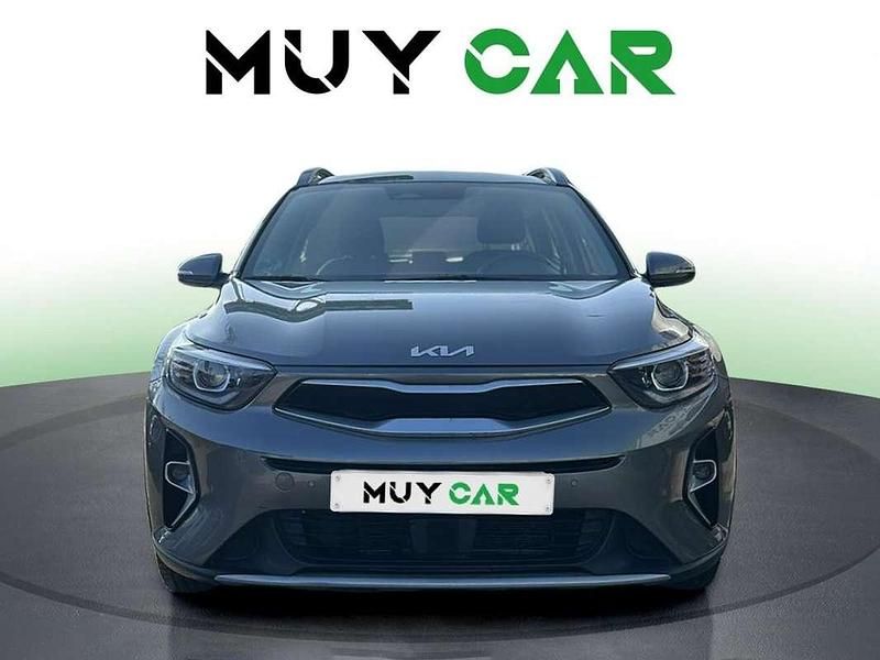 Usado Kia Stonic 84 CV (61 kW) 2023 Gris SUV