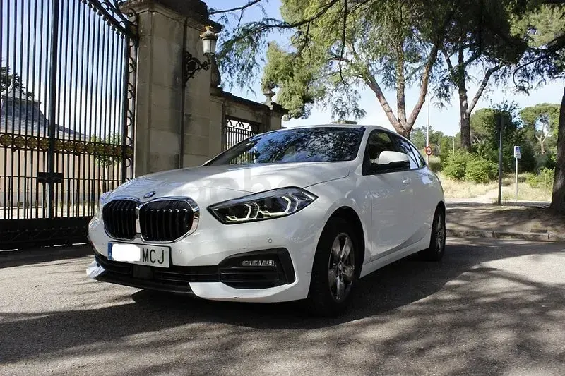 Usado BMW 118 136 CV (100 kW) 2022 Blanco Berlina