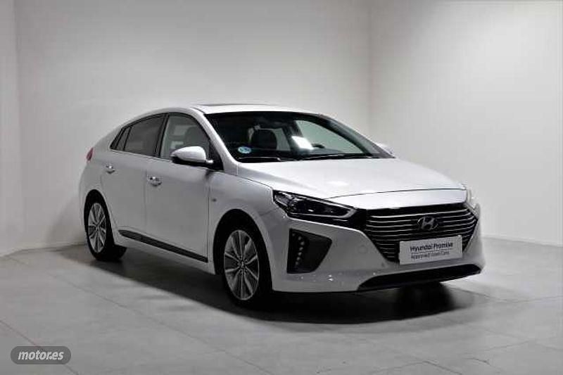 Usado Hyundai Ioniq 141 CV (103 kW) 2017 Plateado Utilitario