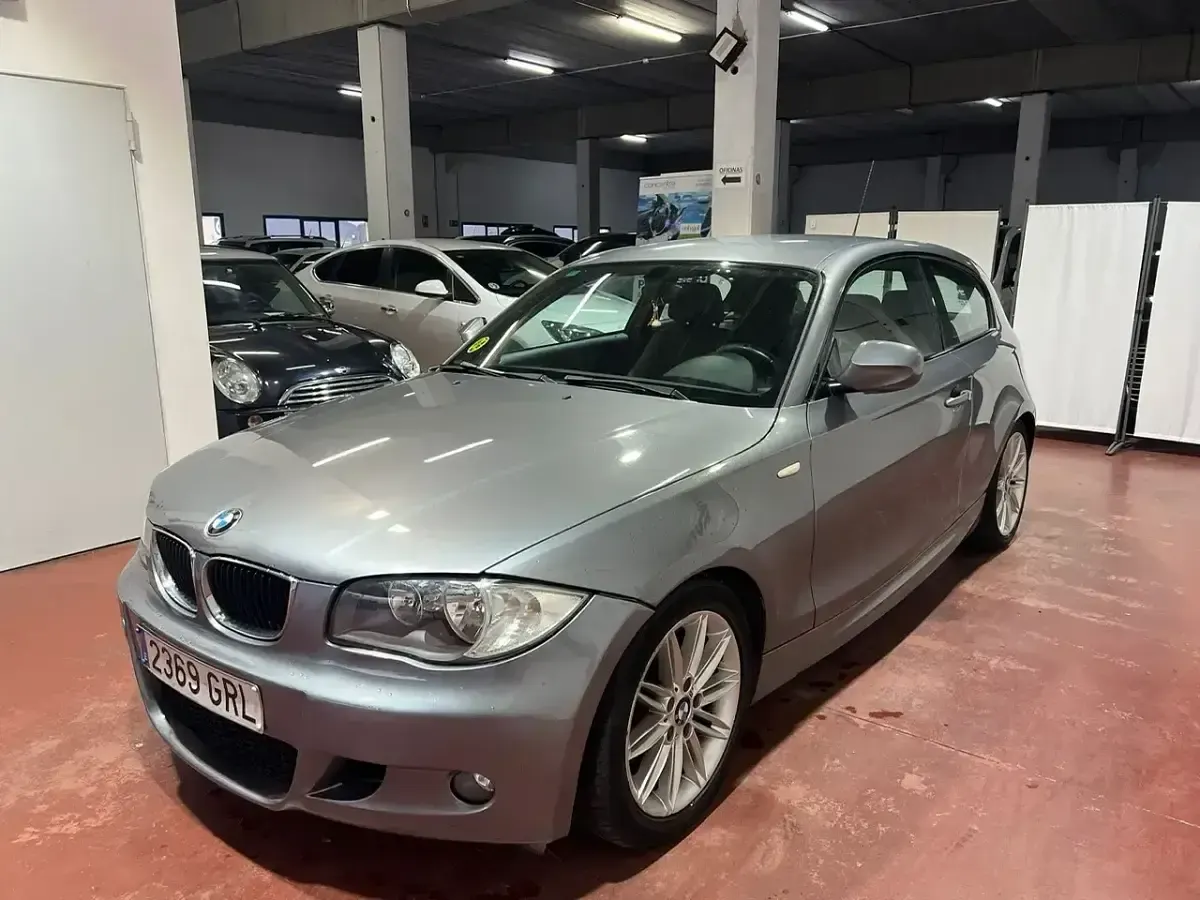 Käytetty BMW 118 143 HP (105 kW) 2009 Harmaa Viistoperä