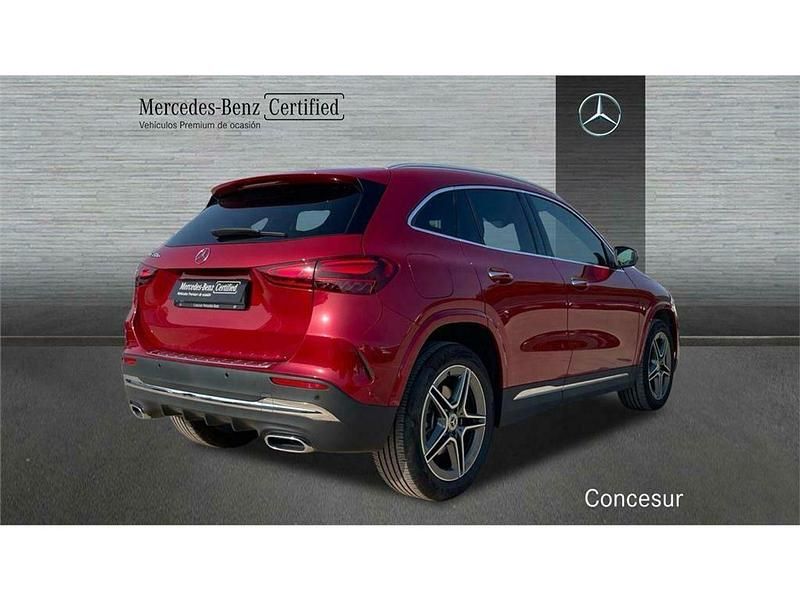 Usado Mercedes GLA250 AMG line 218 CV (160 kW) 2024 Rojo SUV