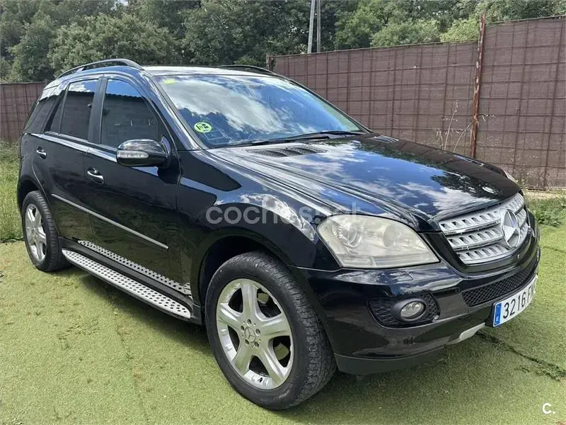 Usado Mercedes ML320 224 CV (164 kW) 2007 Negro SUV