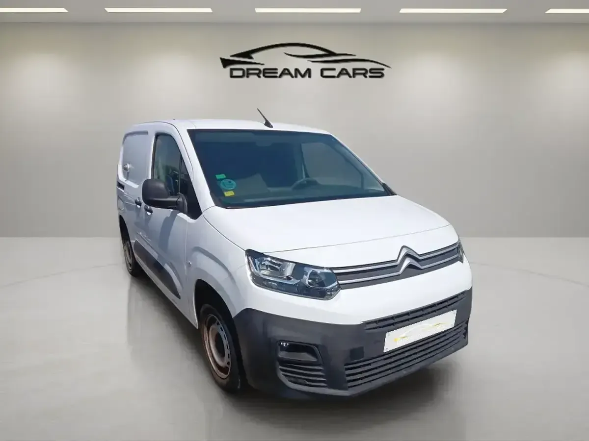Usado Citroën Berlingo 102 CV (75 kW) 2022 Blanco Monovolumen