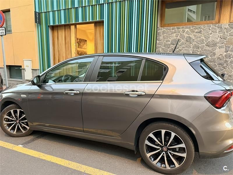 Usado Fiat Tipo Lounge 120 CV (88 kW) 2020 Gris / plata Berlina