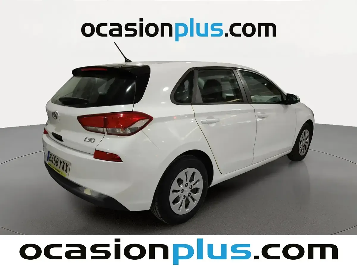 Usado Hyundai i30 120 CV (88 kW) 2018 Blanco Berlina