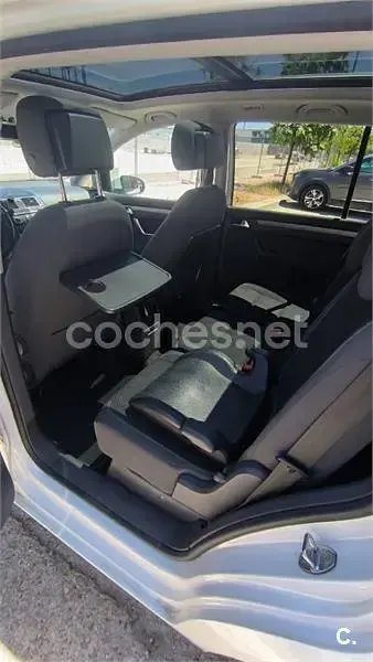 Usado VW Touran Advance 140 CV (102 kW) 2013 Blanco Monovolumen