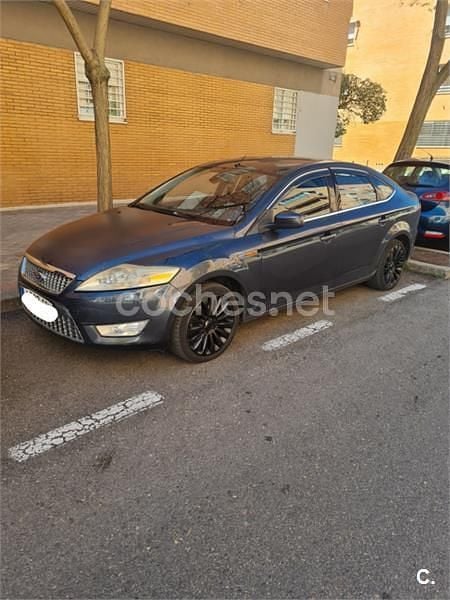 Usado Ford Mondeo Ghia 140 CV (102 kW) 2009 Gris / plata Berlina