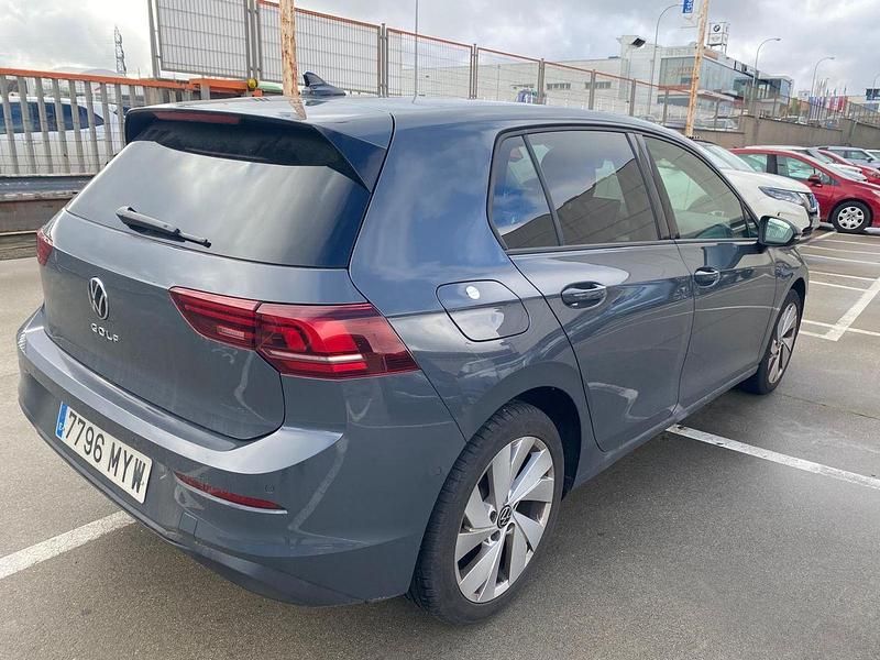 Usado VW Golf VIII 116 CV (85 kW) 2025 Gris Utilitario
