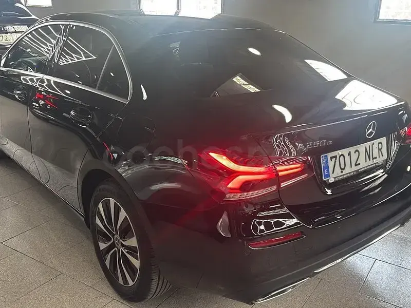 Usado Mercedes A250 218 CV (160 kW) 2022 Negro Berlina