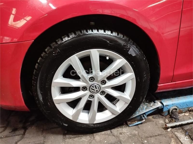 Usado VW Golf VI Advance 122 CV (89 kW) 2009 Rojo Utilitario