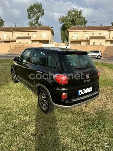 Usado Fiat 500L Trekking 105 CV (77 kW) 2014 Negro Monovolumen
