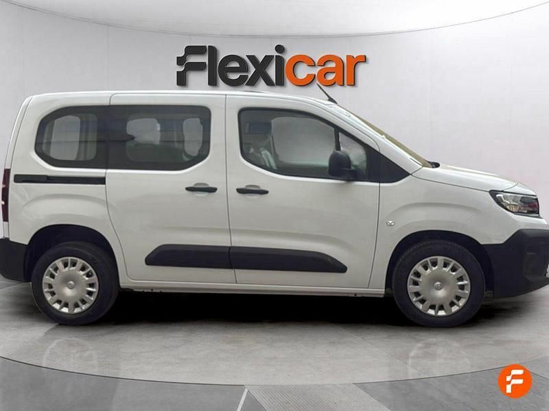 Usado Opel Combo Edition 100 CV (73 kW) 2024 Blanco Monovolumen